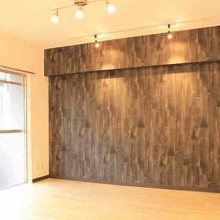 【未経験でもOK！】壁紙クロス張替え、エアコン取付、建築現場のお手伝いなどなど、／日当１万円（※継続制度あり）の画像