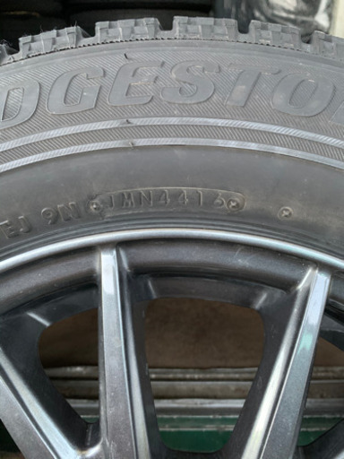プリウス５０に使用スタッドレス４本セット最終値引き早い者勝ち！！