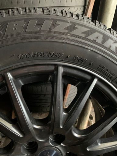 プリウス５０に使用スタッドレス４本セット最終値引き早い者勝ち！！
