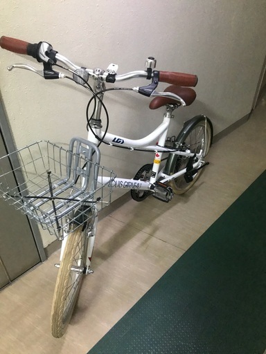 【引き取りに来てくれる方限定】ルイガノ イーゼル 7.0 (LGホワイト) 2020 LOUIS GARNEAU EASEL 7.0 