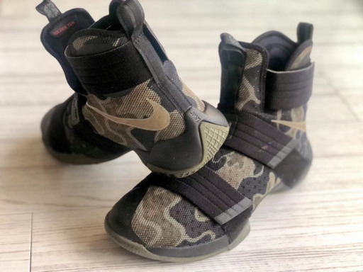 LEBRON Solider 10バッシュ。ソルジャー10