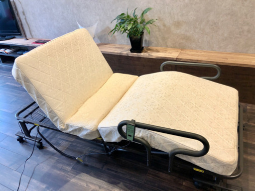 【美品】電動折りたたみベッド