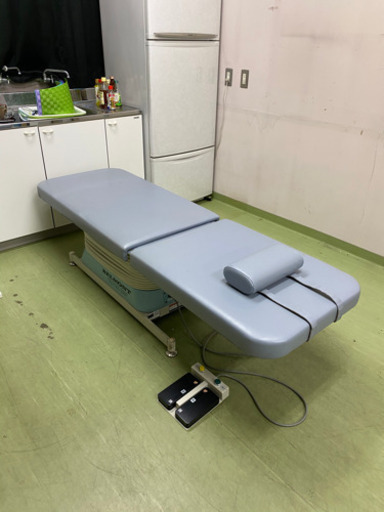 エステ マッサージ　電動ベッド 施術ベッド 