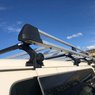 📣早い者勝ちでハイエース 100系 200系 標準ボディ thule のスーリー アルミ ルーフ でございます。 の画像
