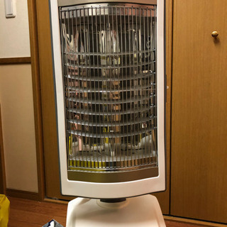 値下げ❗️🌼遠赤ヒーター🌼首振り、横にもなる優れもの❗️
