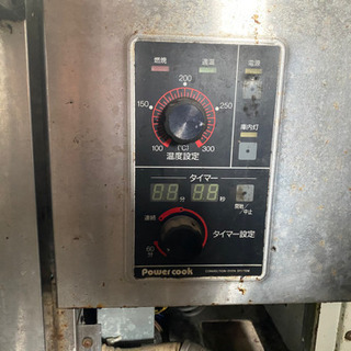 オーブン付きガステーブル厨房機器の画像