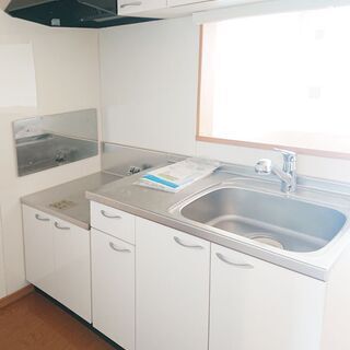 ご成約】築浅なのにペットOK🎵2階角部屋１LDK＆広々駐車場が嬉しい！ - 不動産