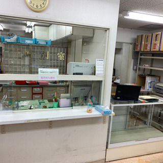 調剤薬局の什器備品の引き取り