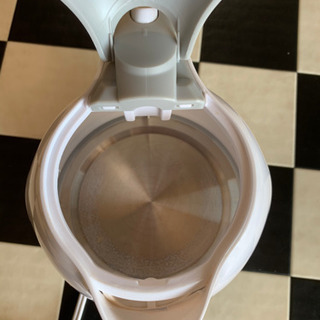 【リサイクルサービス八光　田上店】電気ケトル 1.0L コンパクト ホワイト KTK-300（W)の画像