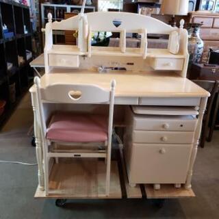 カリモク・クリーム色学習机