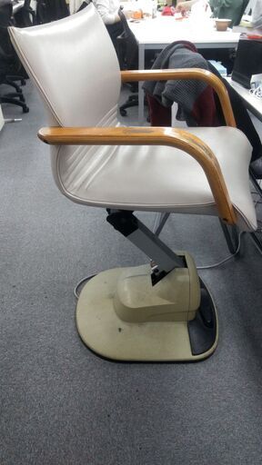 電動昇降機能付き椅子（中古）