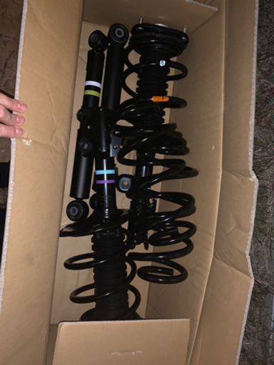 現行アルファード　新品純正ショック　スプリング1.5万円