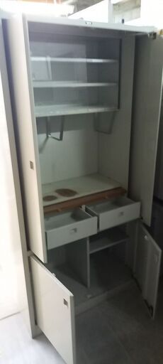 スチール製　食器棚