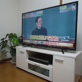 50インチ　液晶テレビ、　TV録画HDD、　TV台、　3点セット...