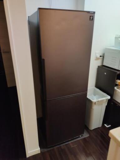 シャープ　冷蔵庫　まだまだ使えます
