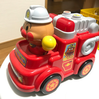 アンパンマン消防車とパペット人形セットの画像