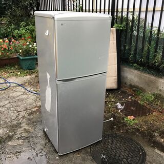 サンヨー製ノンフロン冷凍冷蔵庫 SR-141R(SB)