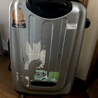 スーツケース引き取って頂けるかた、よろしくお願いします／タイヤの...