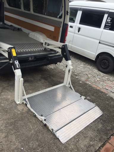 荷役省力車用リフト パワーリフト 作業リフト 介護 福祉 車椅子昇降機