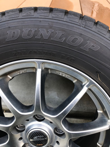 送料込！ダンロップ205/65R15スタッドレスタイヤDUNLOP