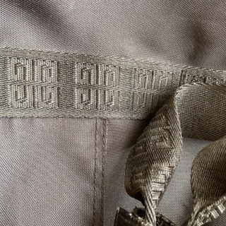 GIVENCHY トラベルバックの画像