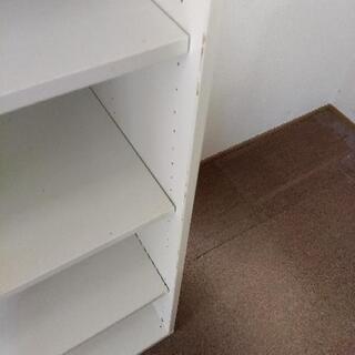 IKEAの棚　3本　7年使用【12月3日に廃棄予定】の画像