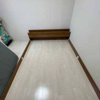 クイーンサイズ　ローベッドの画像