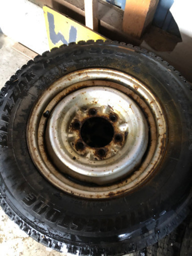 スタッドレス