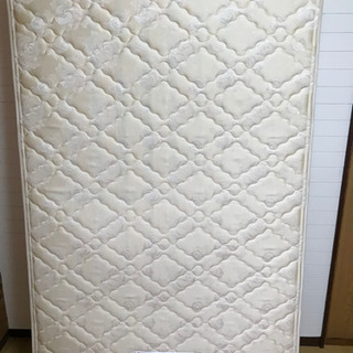 シモンズ セミダブル マットレス ベッドフレーム 【早い者勝ち】 シモンズ セミダブルマットレス 早いもの勝ち❗️