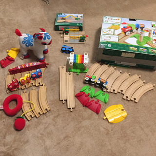 BRIO 木製レール2セット、踏切、木製トーマスセット