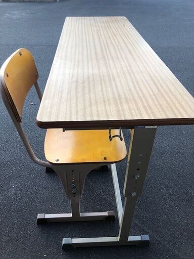 値下げ。レア2人がけの学習机と椅子2つセットでいかがですか？