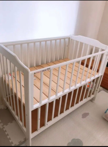 お値下げ　カトージ　ベビーベッド　白