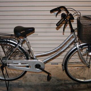 24インチ　新品同様な　ママチャリ　シルバーメタリック