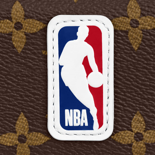 お買い得‼️非常に入手困難‼️【日本完売AW2021新作LV×NBAコラボ メガネ入れ】男女兼用･正規品の画像