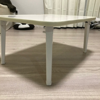 折り畳みテーブルの画像