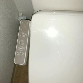 シャワートイレ　温水洗浄便座