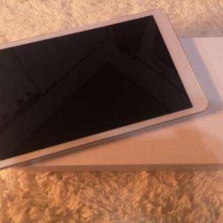 au タブレット Qua tab 2 白 