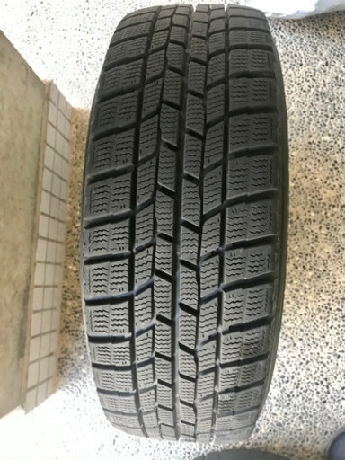 スタッドレスタイヤ4本 185/60R15