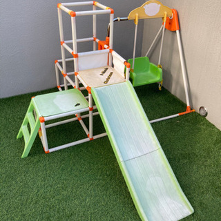 ジャングルジム　滑り台付きの画像