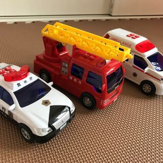 トミカ　サウンド&フリクション　緊急車両　3台セット　【消防車　...