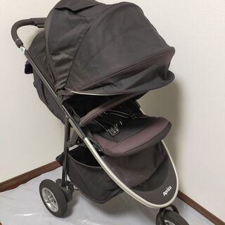 アップリカ スムーヴ  高級ベビーカー 3輪 エアータイヤ  の画像