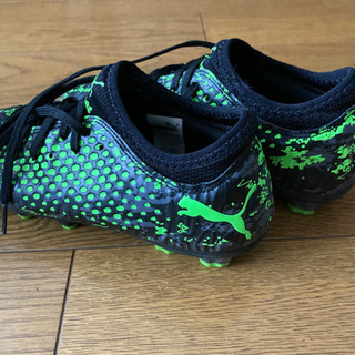 サッカースパイク　23センチの画像