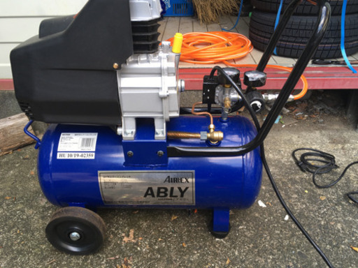 取引中。アネスト岩田　エアーコンプレッサー