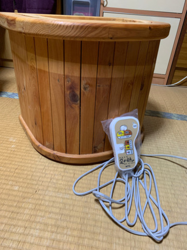 岩盤足浴　足の助