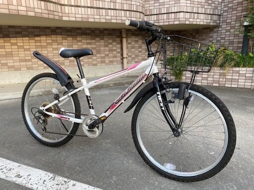 24インチジュニアマウンテンバイク　ホワイト　子供自転車　 前カゴ、カギ付き　鹿児島市