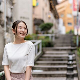 ストック画像”OK”のモデルさん、ロケ場所を探しています。