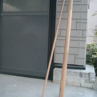 【値下げしました】木の丸棒　2本。　直径２㎝・直径5㎝　　中古品