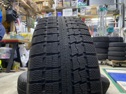 235/55/18 スタットレス　 TOYO　４本組中古　ハリアー等に！ 