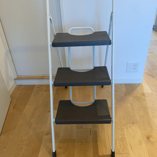 【お取引先確定】脚立の画像