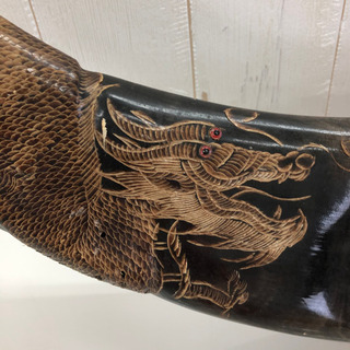 いまなら木製台も付属！無料！水牛の角☆龍の飾りがカッコイイお品です♪の画像